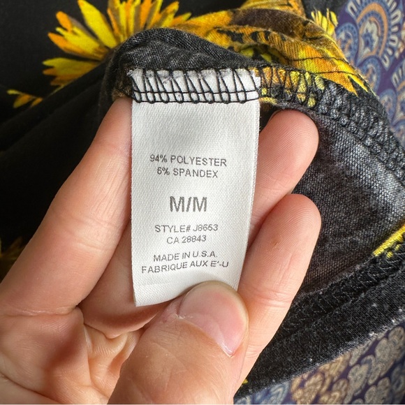 🦋5/20$🦋 sunflower crop top - Picture 5 of 6